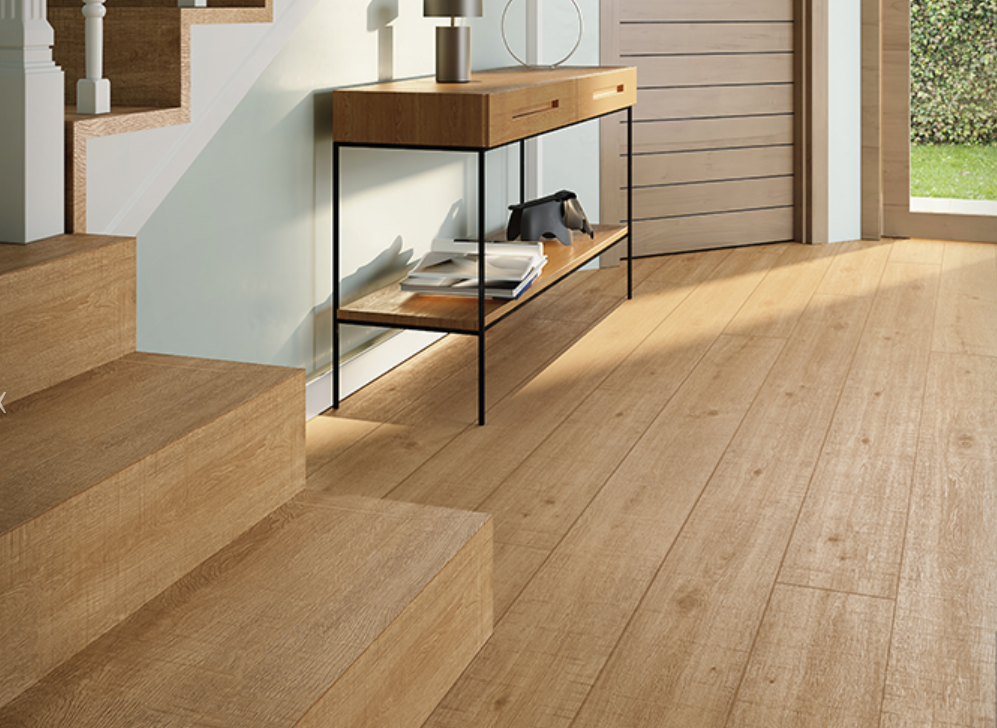 Suelo laminado de roble con alta resistencia y versatilidad
