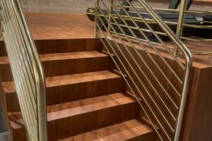 revestimiento escalera de madera