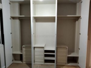 armario vestidor abierto
