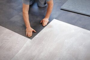 Suelo vinílico LVT baño